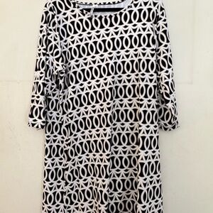 Lulu-B Black and White Geometric Long Sleeve Dress
